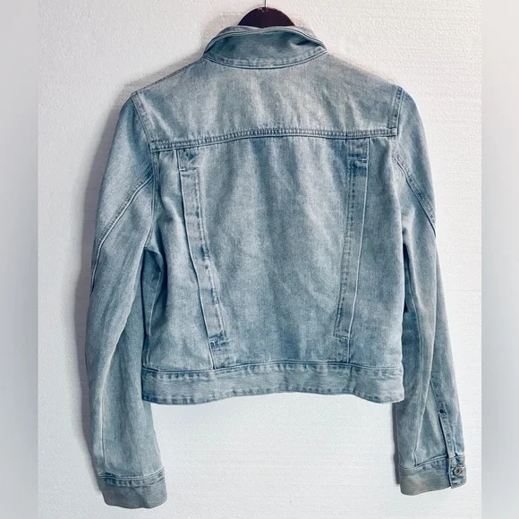Free People We The Free Distressed Denim Jacket in Light Wash Size Medium - Picture 2 of 6